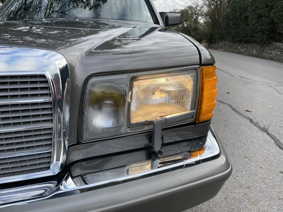 1986 Mercedes-Benz W126 S-Class Sedan - Image 30 of 31
