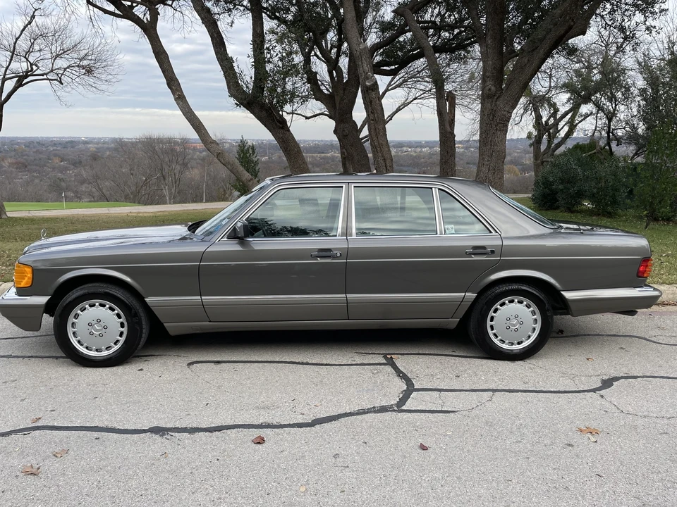 1986 Mercedes-Benz W126 S-Class Sedan - Image 5 of 31