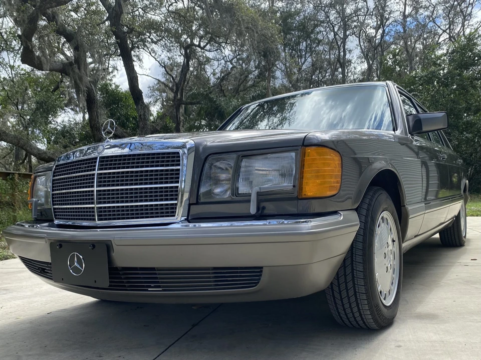 1986 Mercedes-Benz W126 S-Class Sedan - Image 2 of 31