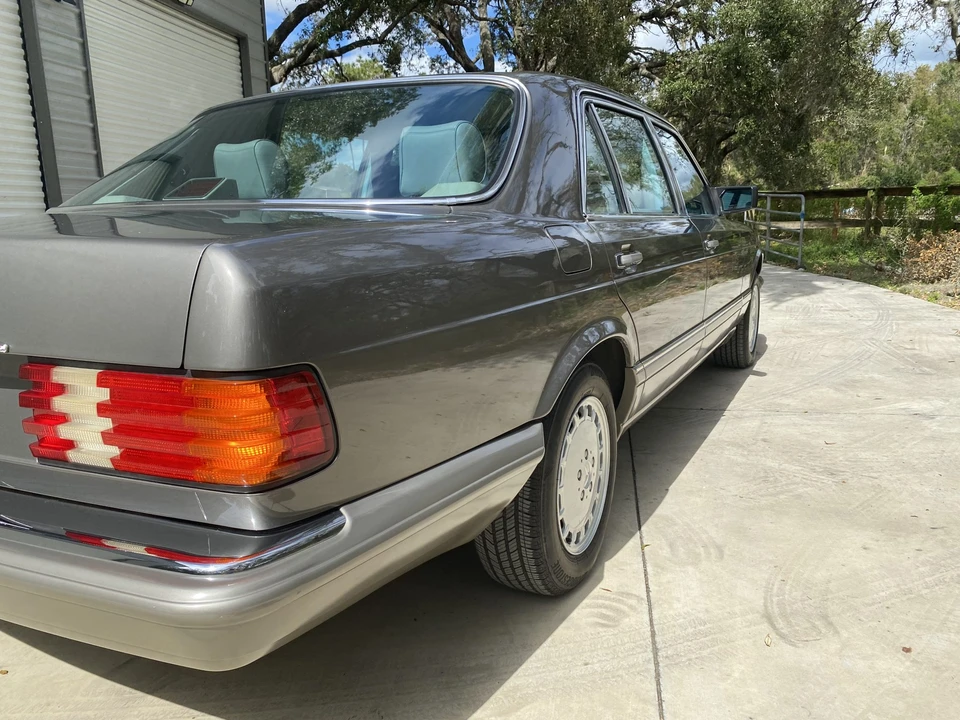 1986 Mercedes-Benz W126 S-Class Sedan - Image 25 of 31