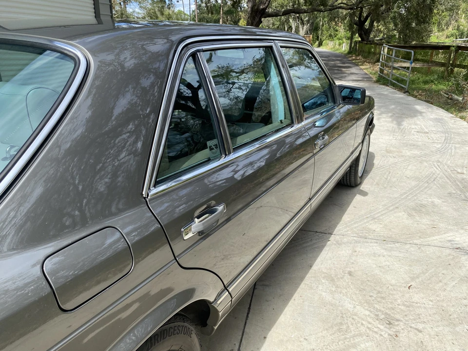 1986 Mercedes-Benz W126 S-Class Sedan - Image 26 of 31