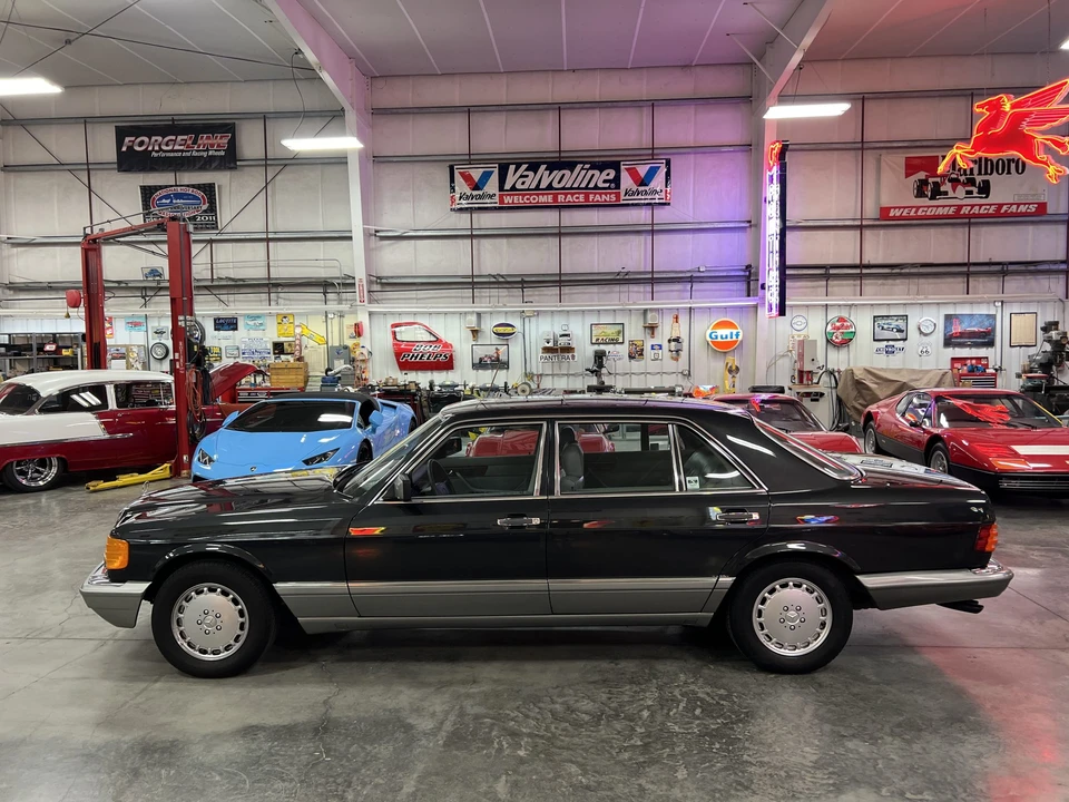 1986 Mercedes-Benz W126 S-Class Sedan - Image 30 of 31