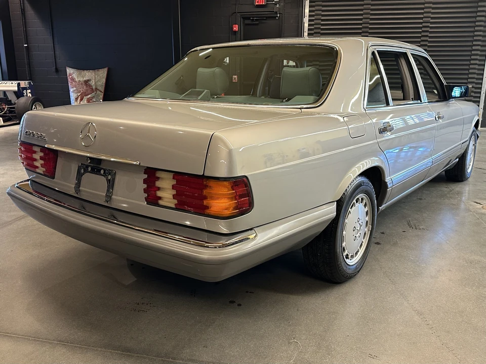 1986 Mercedes-Benz W126 S-Class Sedan - Image 28 of 31