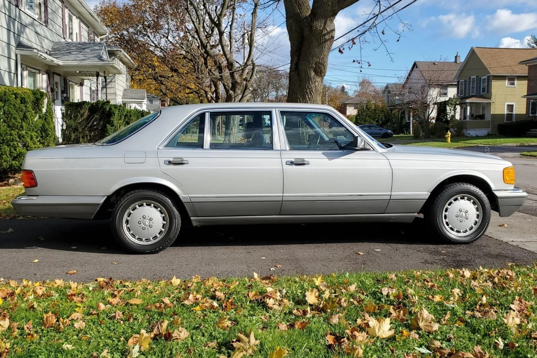 1986 Mercedes-Benz W126 S-Class Sedan - Image 4 of 31