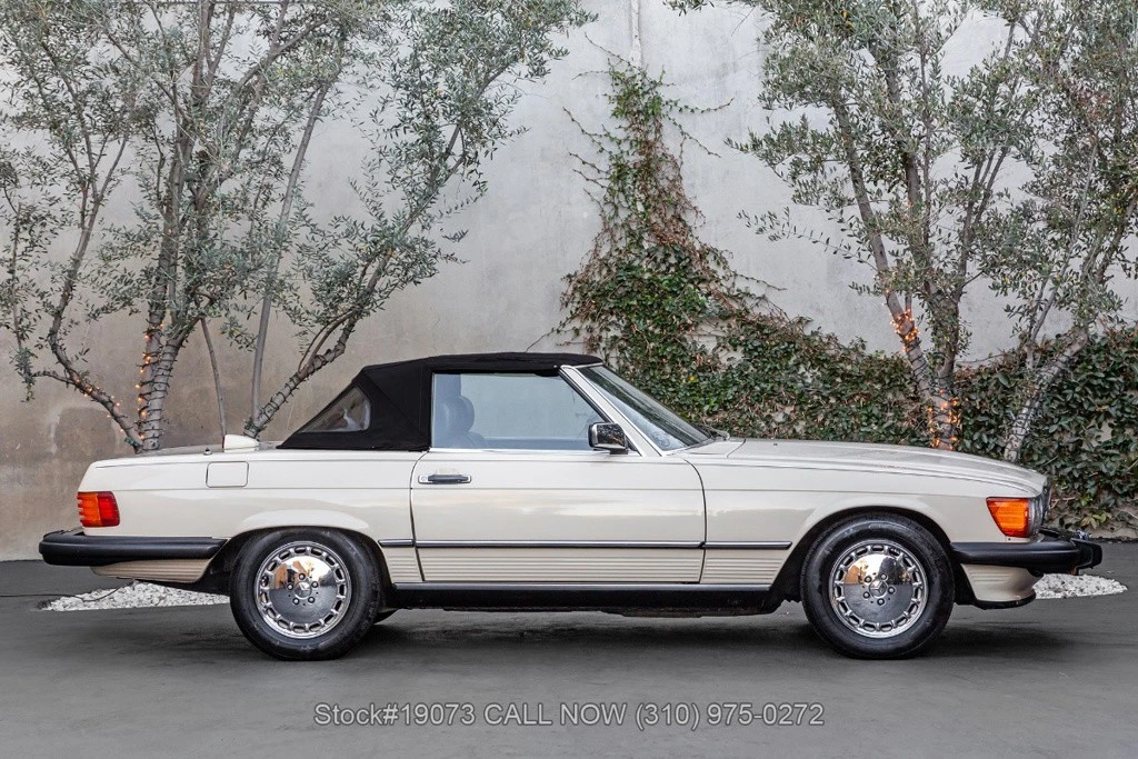 1986 Mercedes-Benz 500E & E500 - Image 10 of 12