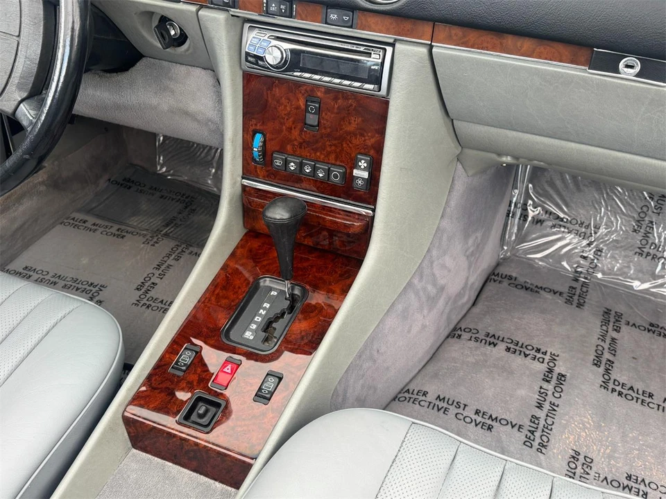 1986 Mercedes-Benz W126 S-Class Sedan - Image 17 of 31