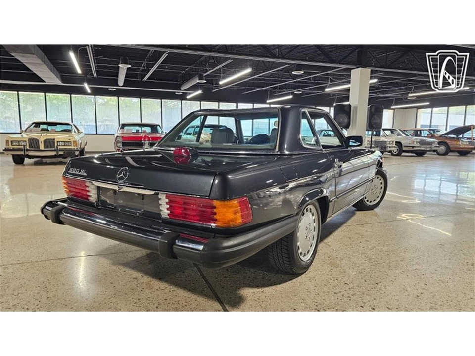 1986 Mercedes-Benz W126 S-Class Sedan - Image 4 of 31