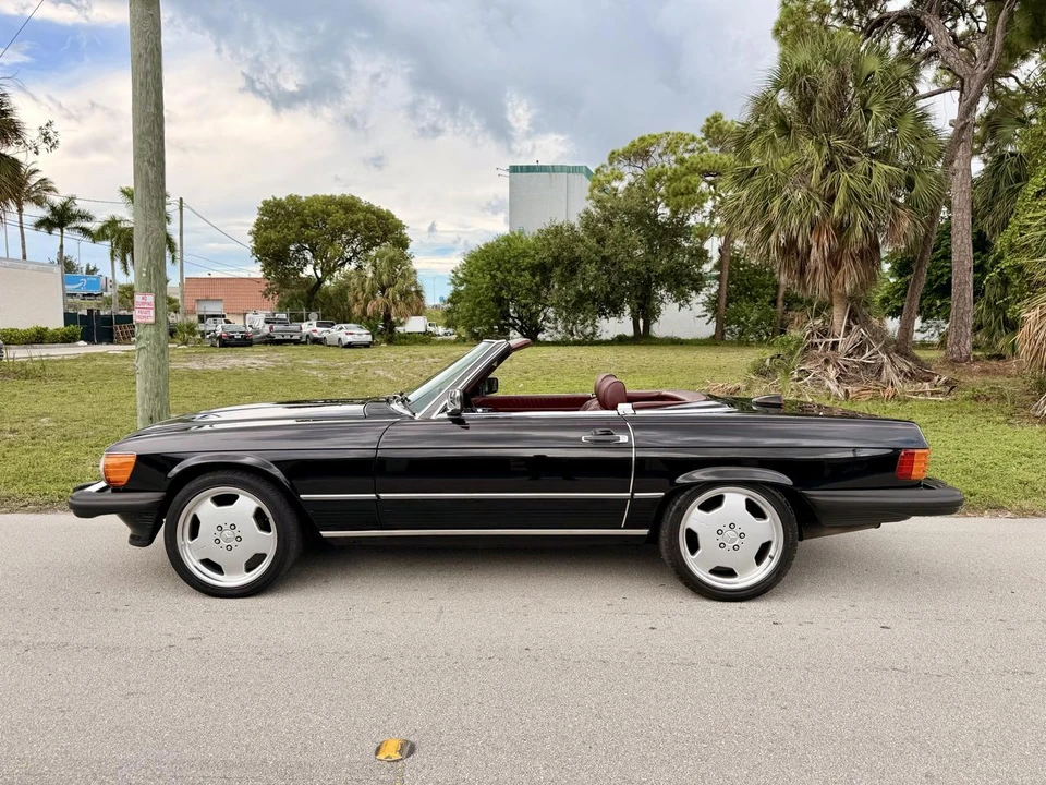 1986 Mercedes-Benz W126 S-Class Sedan - Image 3 of 31