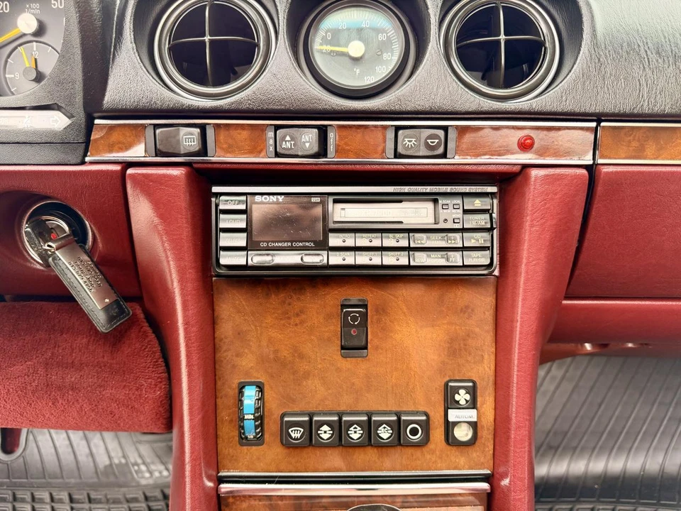 1986 Mercedes-Benz W126 S-Class Sedan - Image 30 of 31