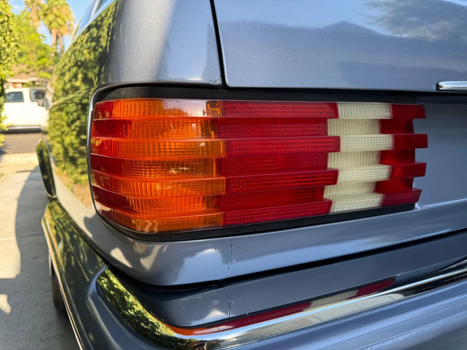 1986 Mercedes-Benz W126 S-Class Sedan - Image 31 of 31