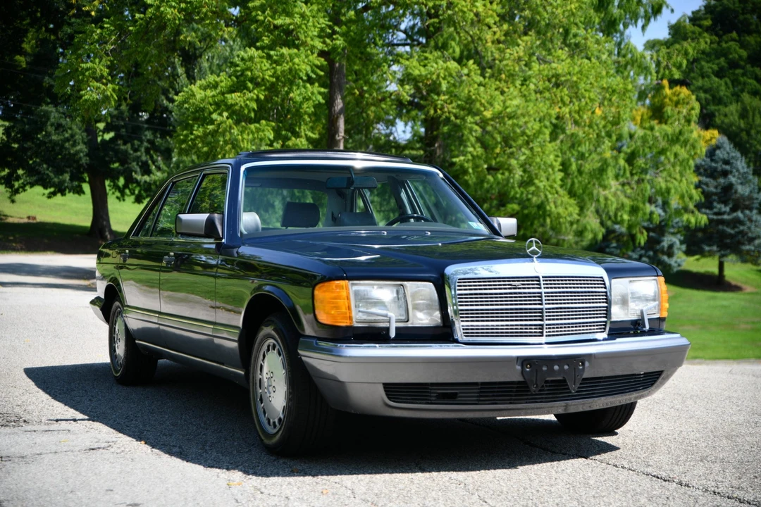1986 Mercedes-Benz W126 S-Class Sedan - Image 2 of 31