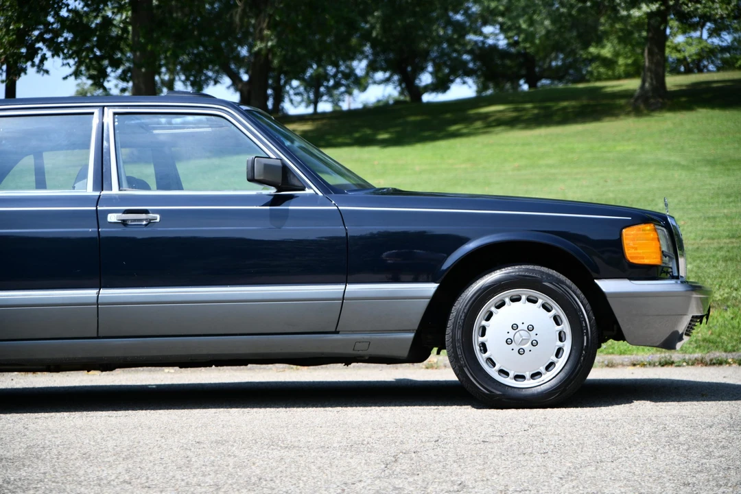 1986 Mercedes-Benz W126 S-Class Sedan - Image 18 of 31