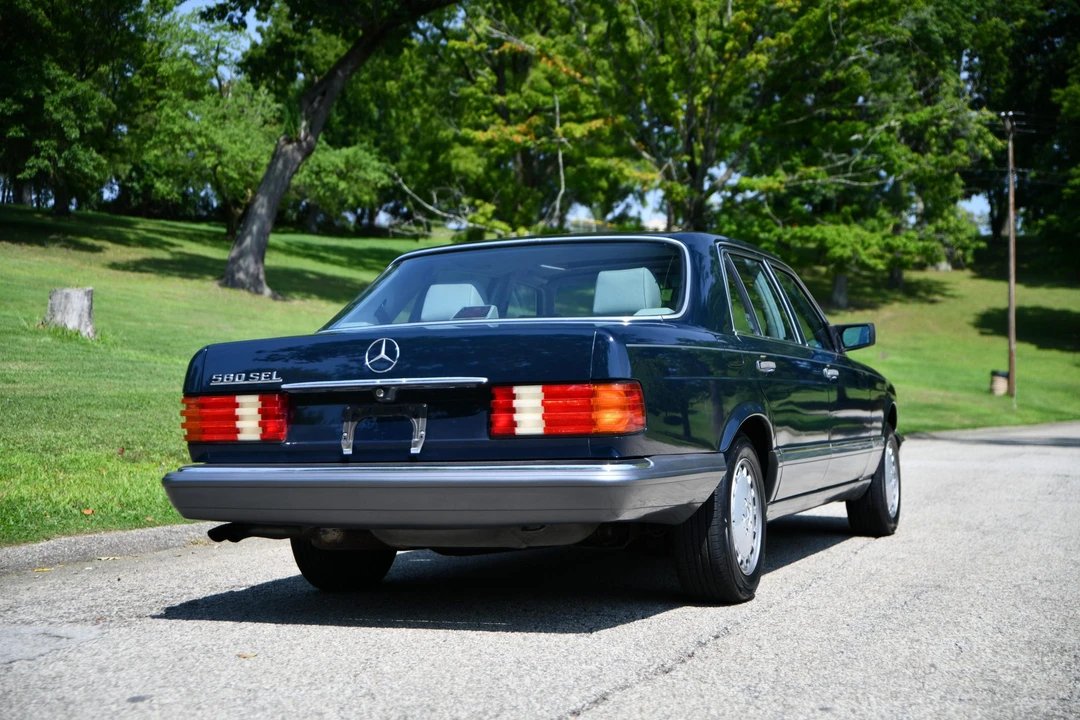 1986 Mercedes-Benz W126 S-Class Sedan - Image 7 of 31