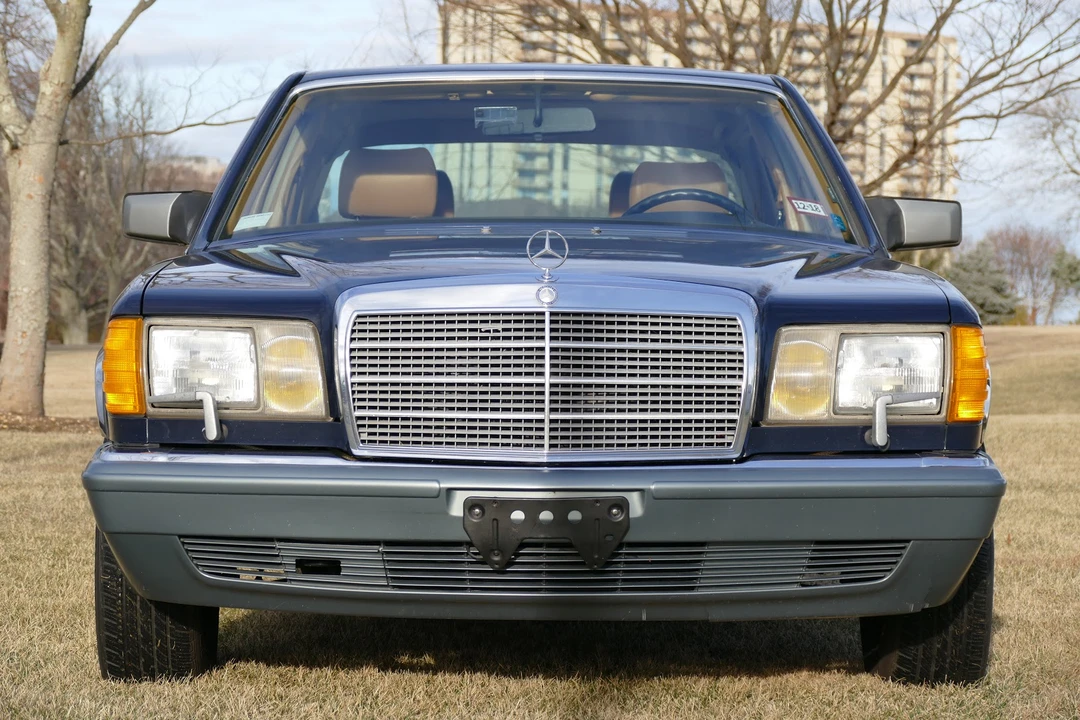 1986 Mercedes-Benz W126 S-Class Sedan - Image 3 of 31