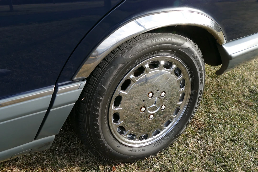1986 Mercedes-Benz W126 S-Class Sedan - Image 29 of 31