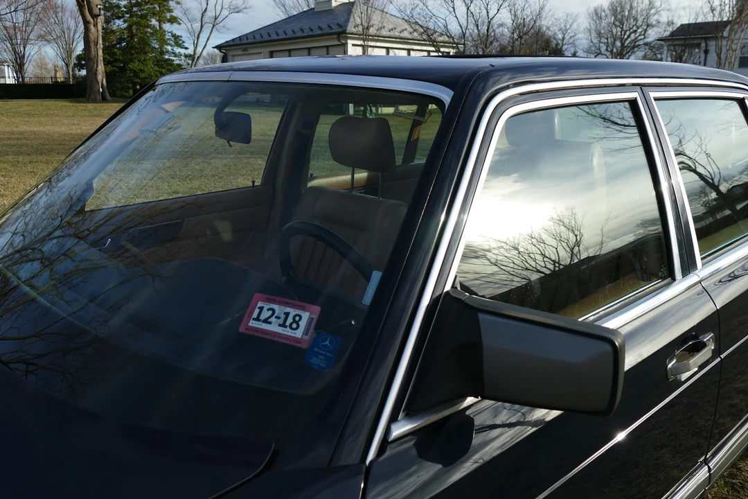 1986 Mercedes-Benz W126 S-Class Sedan - Image 25 of 31