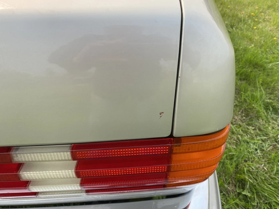 1986 Mercedes-Benz W126 S-Class Sedan - Image 28 of 31