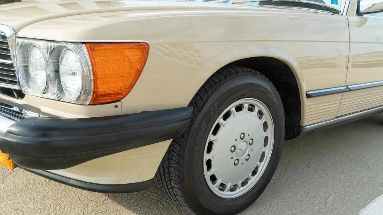 1986 Mercedes-Benz R107 SL-Class - Image 16 of 31