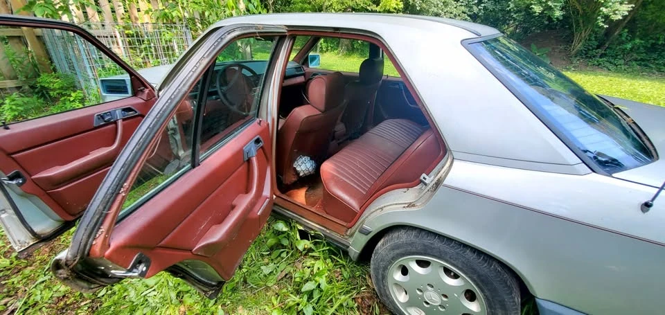 1986 Mercedes-Benz W124 E-Class - Image 8 of 17