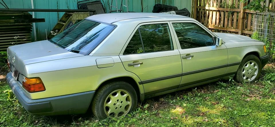 1986 Mercedes-Benz W124 E-Class - Image 3 of 17