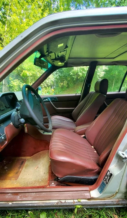 1986 Mercedes-Benz W124 E-Class - Image 9 of 17