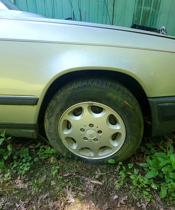 1986 Mercedes-Benz W124 E-Class - Image 14 of 17