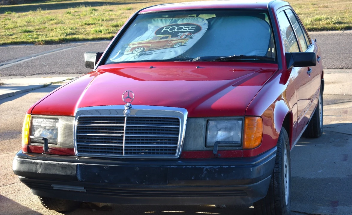 1986 Mercedes-Benz W124 E-Class - Image 2 of 13