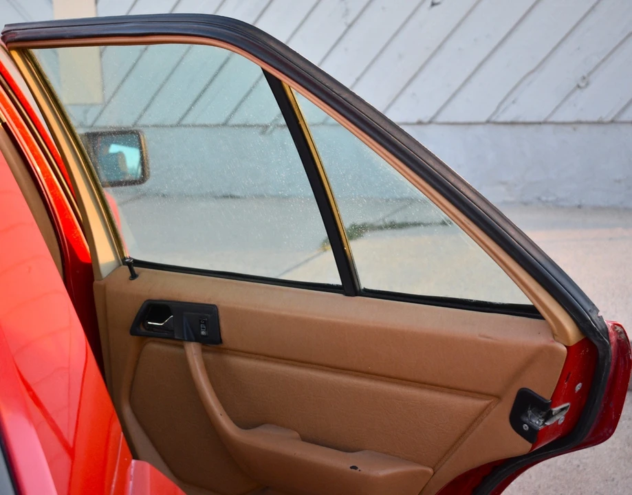 1986 Mercedes-Benz W124 E-Class - Image 11 of 13