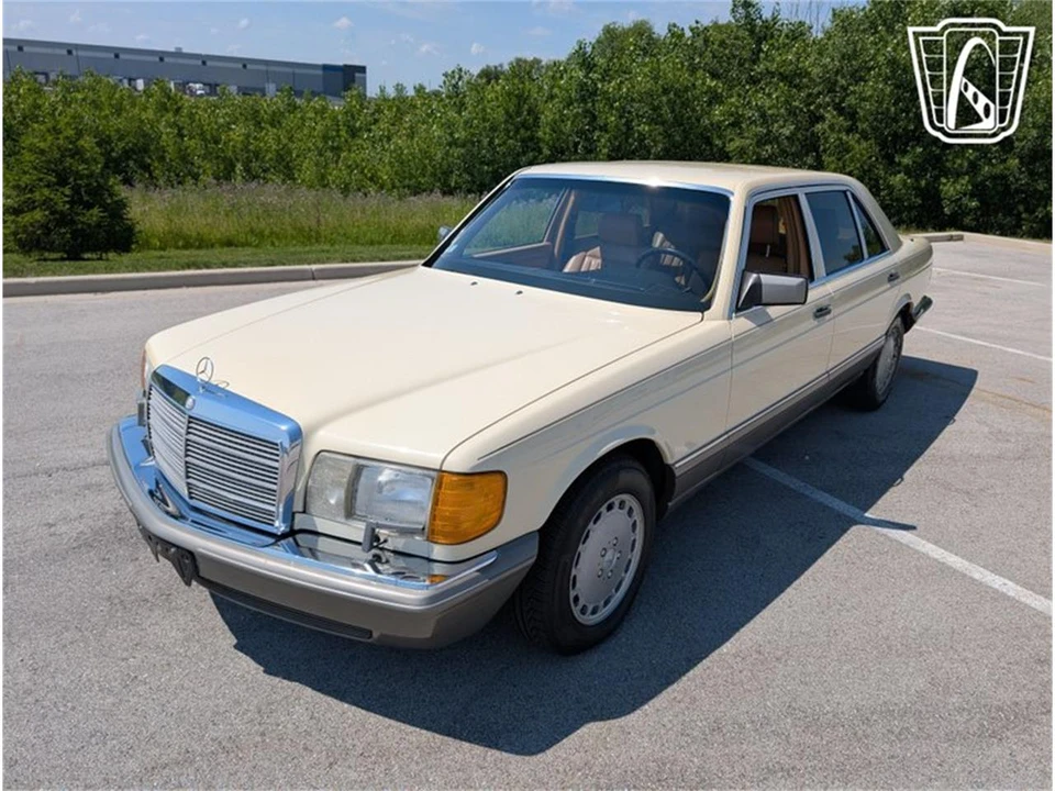 1986 Mercedes-Benz W126 S-Class Sedan - Image 2 of 31