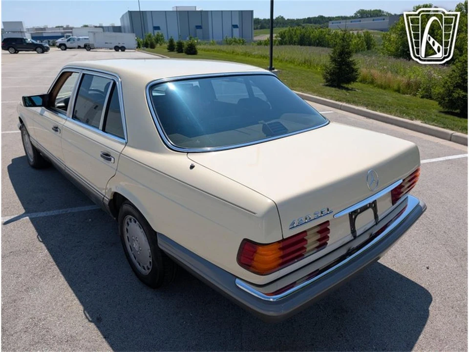 1986 Mercedes-Benz W126 S-Class Sedan - Image 8 of 31