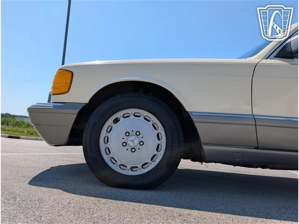 1986 Mercedes-Benz W126 S-Class Sedan - Image 28 of 31