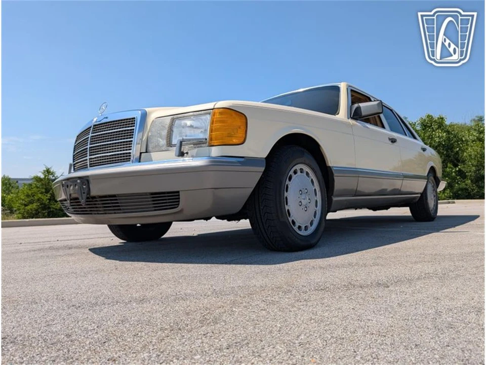 1986 Mercedes-Benz W126 S-Class Sedan - Image 4 of 31