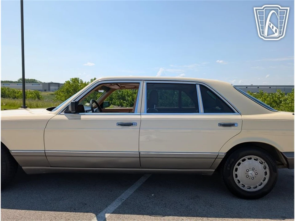 1986 Mercedes-Benz W126 S-Class Sedan - Image 30 of 31