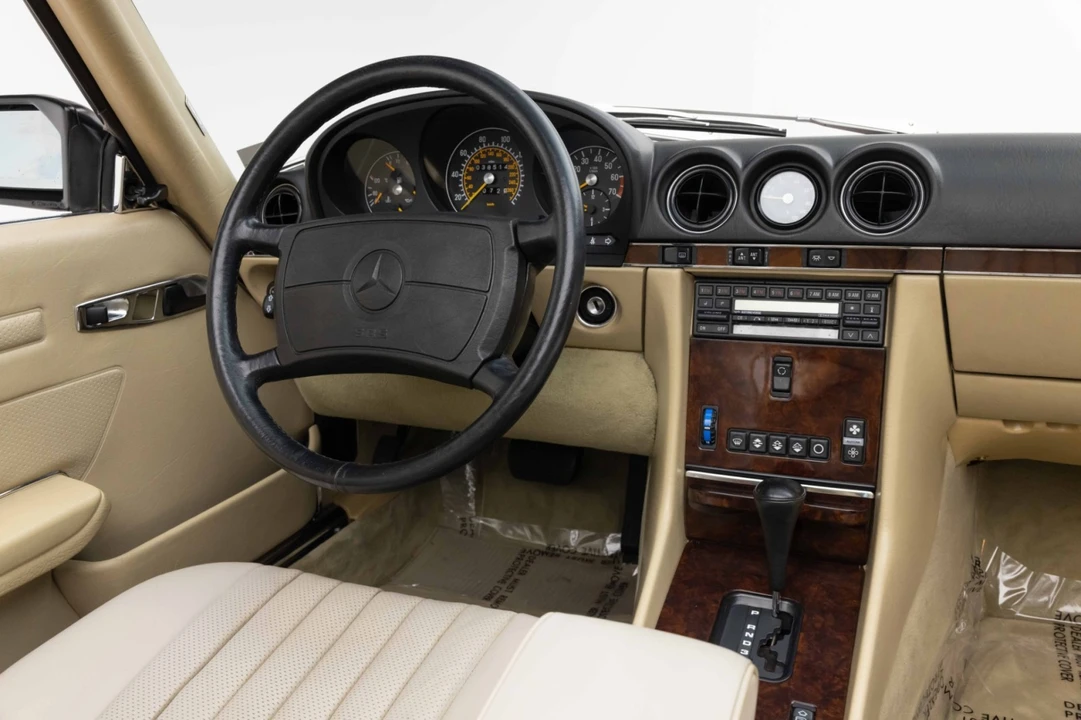 1986 Mercedes-Benz R107 SL-Class - Image 26 of 31