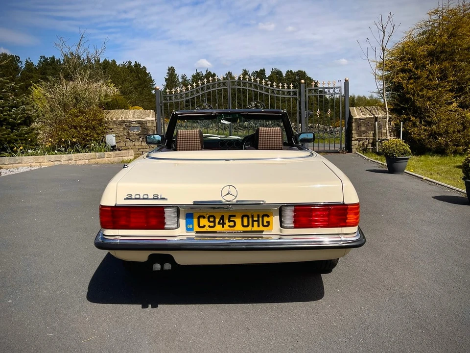 1986 Mercedes-Benz R107 SL-Class - Image 18 of 30