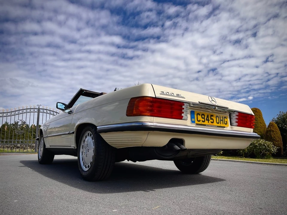 1986 Mercedes-Benz R107 SL-Class - Image 20 of 30