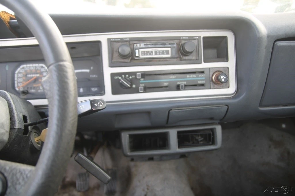 1986 Mitsubishi Triton 2nd Gen - Image 16 of 21