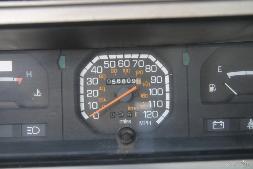 1986 Mitsubishi Triton 2nd Gen - Image 15 of 21