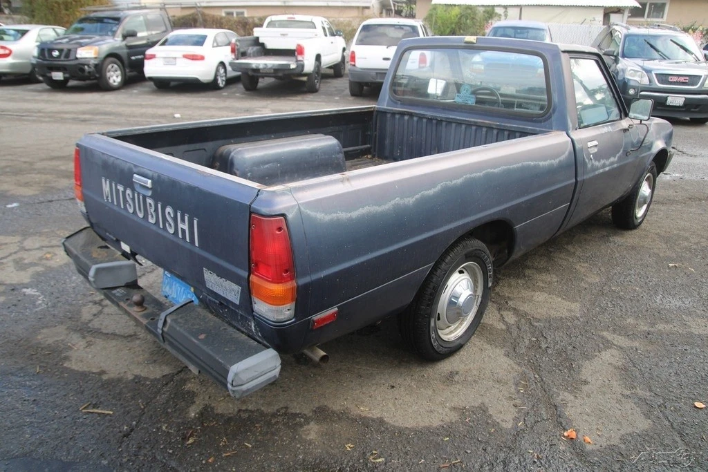 1986 Mitsubishi Triton 2nd Gen - Image 6 of 21
