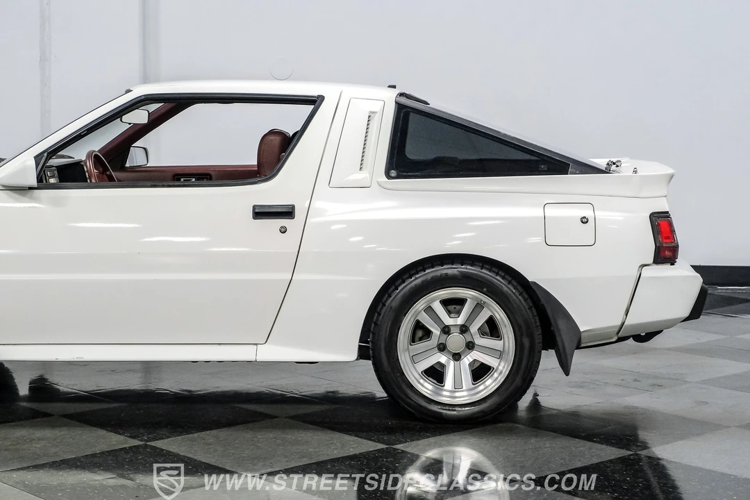 1986 Mitsubishi Starion - Image 18 of 31