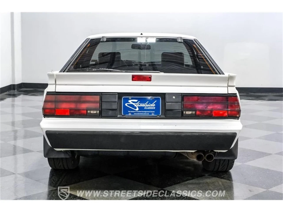 1986 Mitsubishi Starion - Image 11 of 31