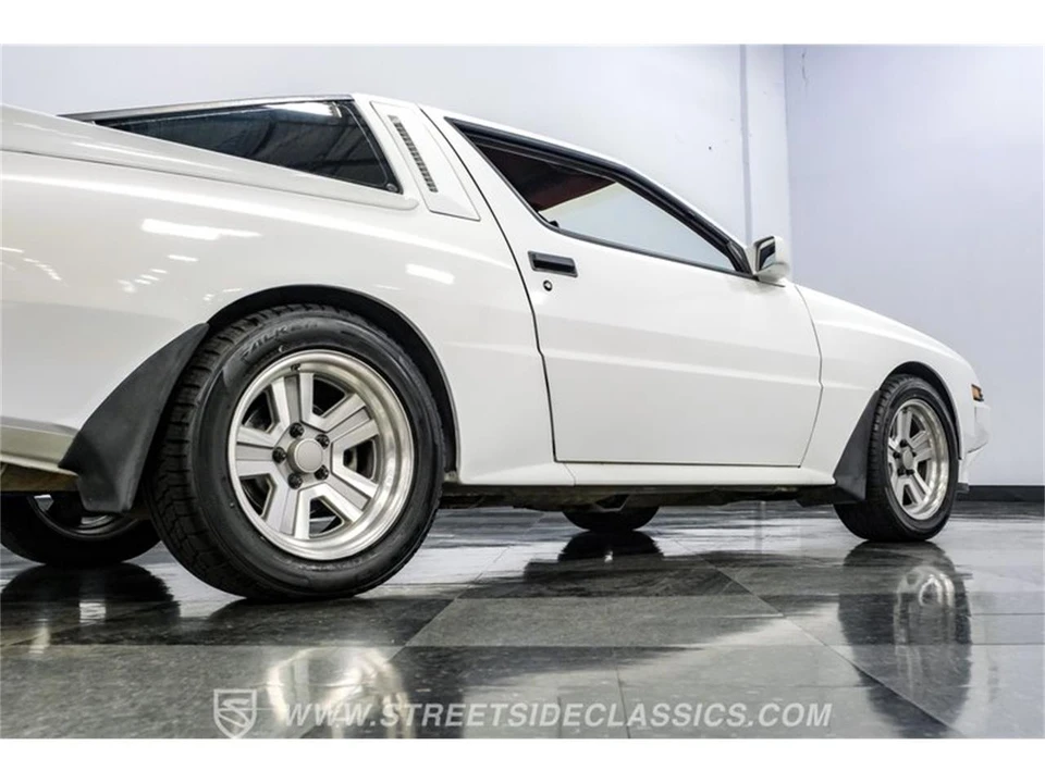 1986 Mitsubishi Starion - Image 27 of 31