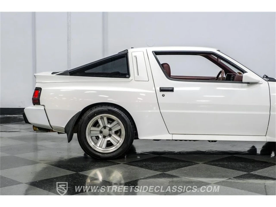 1986 Mitsubishi Starion - Image 28 of 31