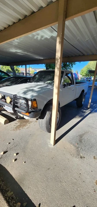 1986 Nissan Pathfinder - Image 3 of 6