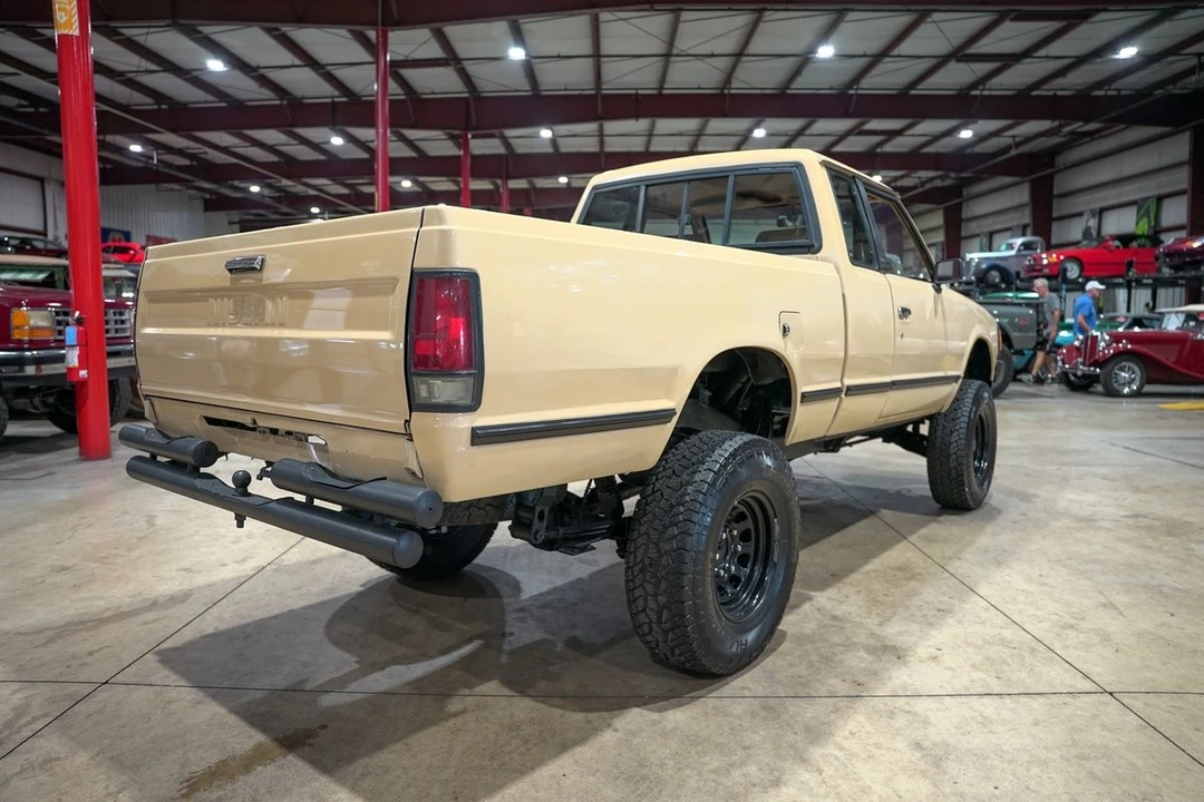 1986 Nissan - Image 8 of 12