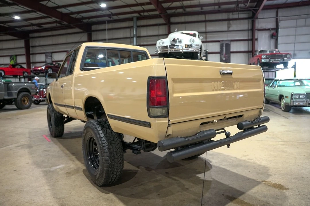1986 Nissan - Image 6 of 21