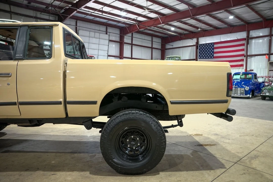 1986 Nissan - Image 5 of 12