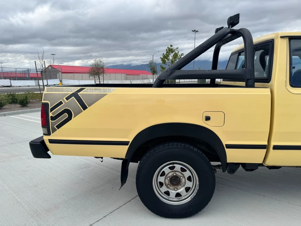 1986 Nissan - Image 12 of 31