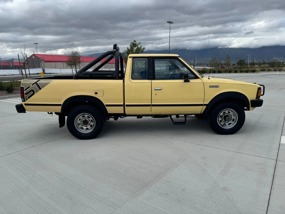 1986 Nissan - Image 2 of 31