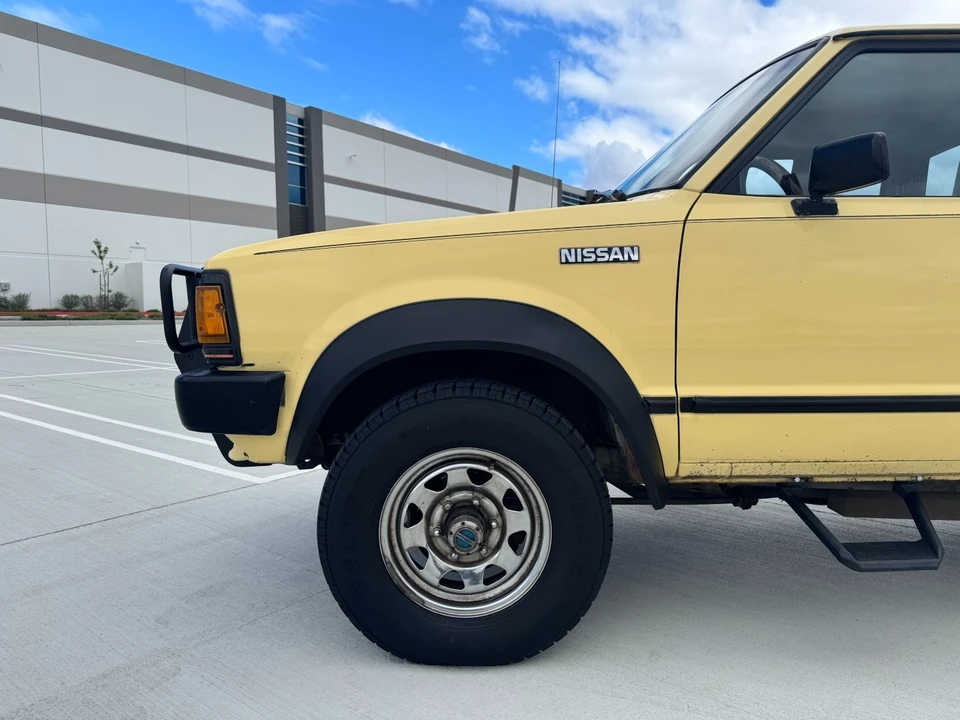 1986 Nissan - Image 9 of 31